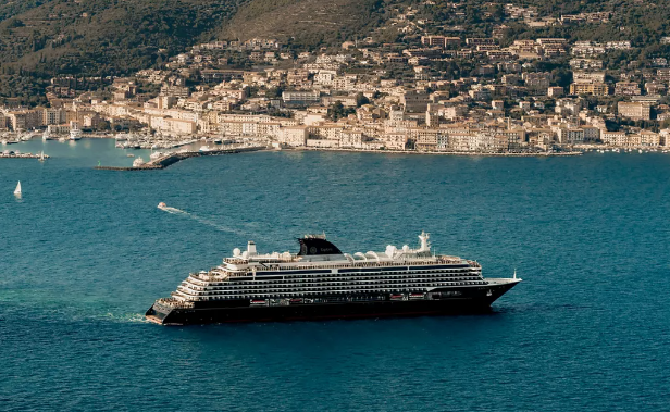 Cruise Ship